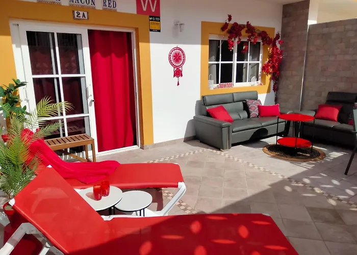 Casa Macon Red